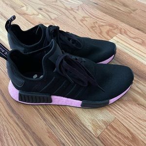 women’s adidas nmds, size 8, black & light pink